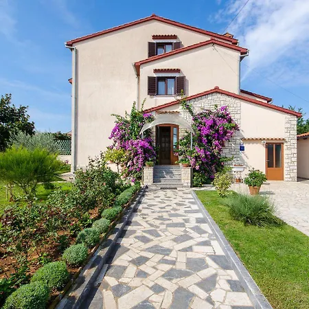 Appartement Helles Nur 20 Minuten Zum Mit 2 Terrassen Rovinj